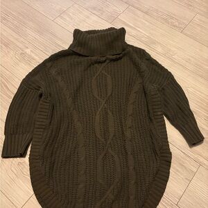 ✨ Express Cable Knit Turtleneck Sweater – Women’s Small ✨